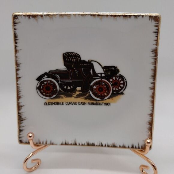 Vintage trinket dishes/wall hanging with antique cars - Picture 4 of 5